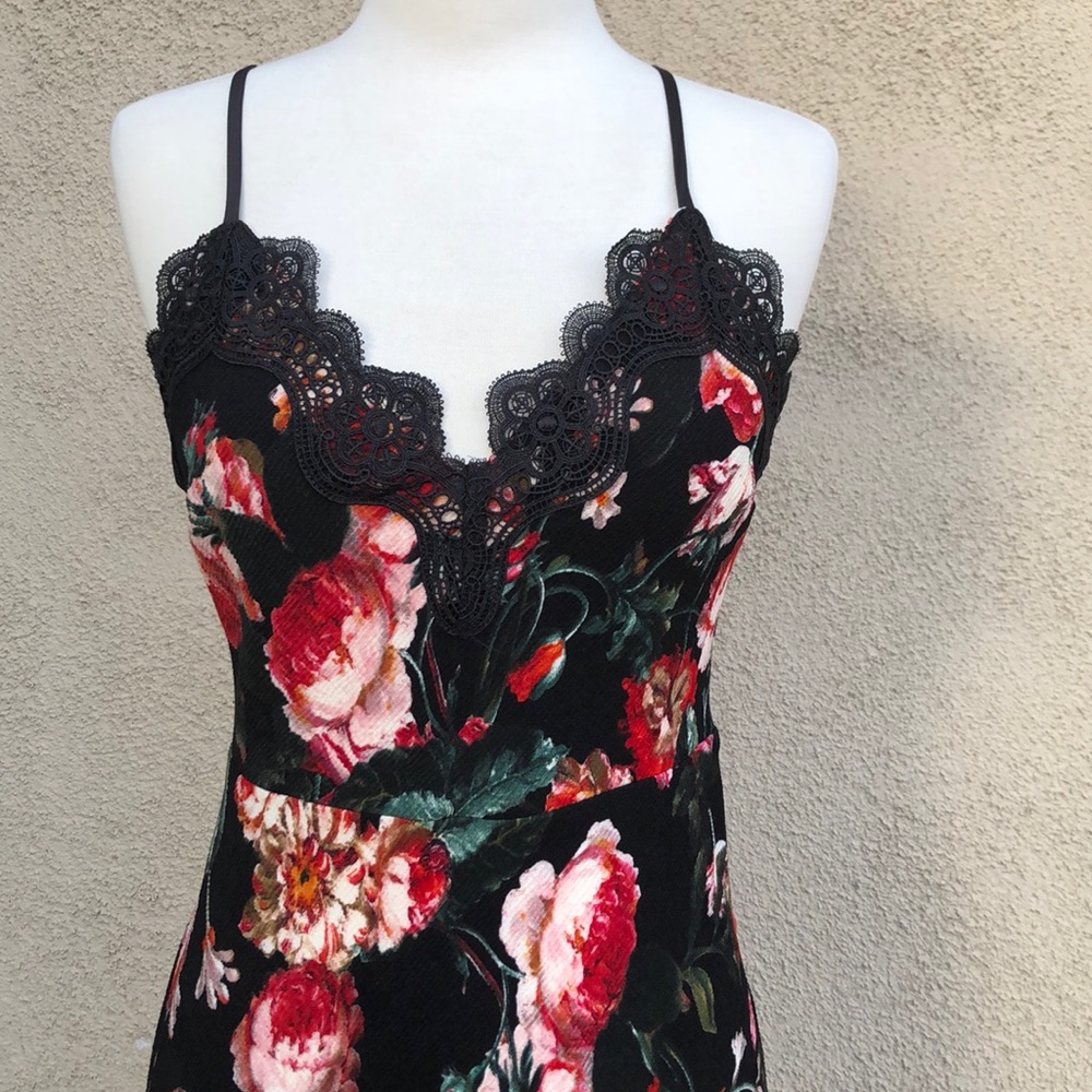FOXIEDOX FLORAL DRESS - Picture 2 of 12